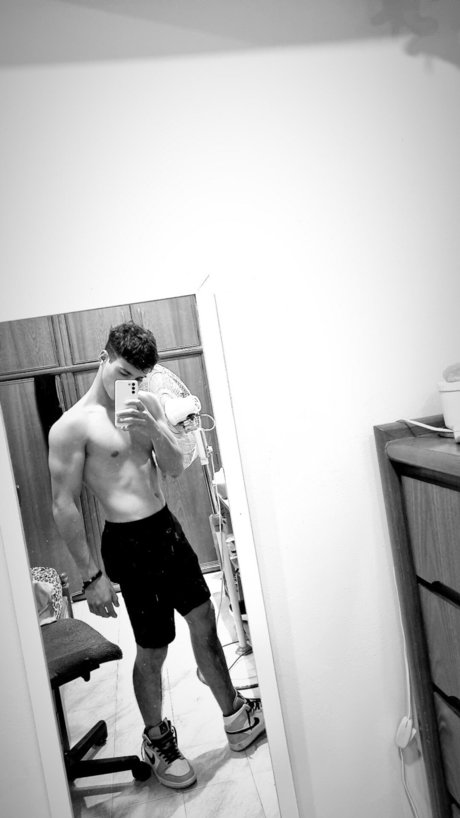 Photo nue de fuite OnlyFans de Mauri 