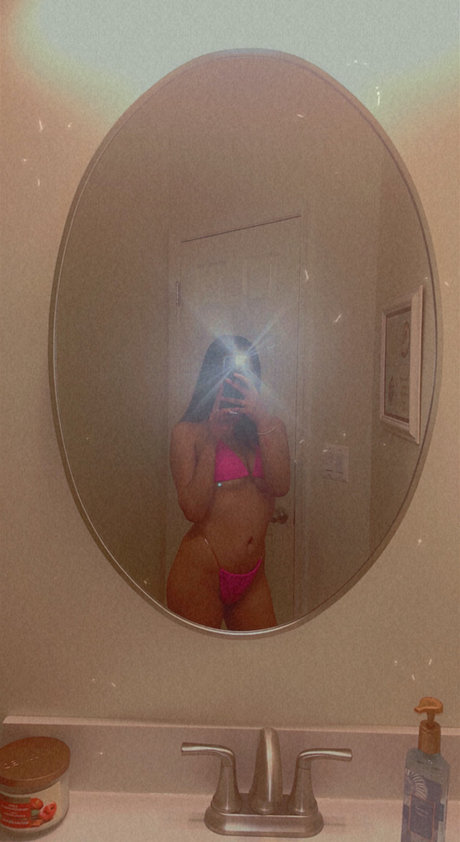 Photo nue de fuite OnlyFans de Mari