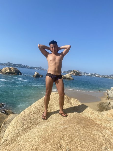 Photo nue de fuite OnlyFans de Luis Mrquez