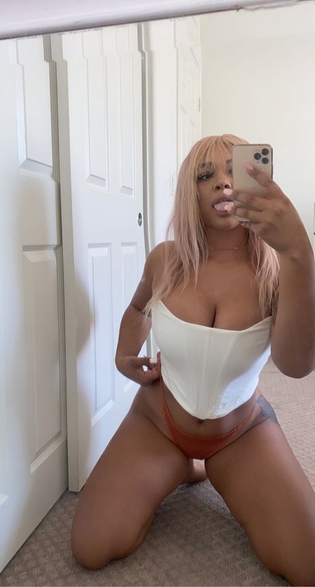 Photo nue de fuite OnlyFans de Mill Camille