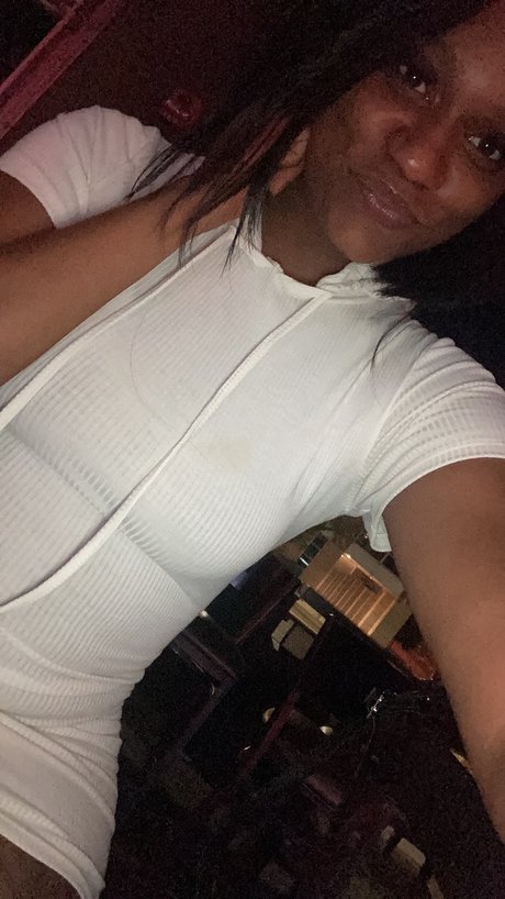 Photo nue de fuite OnlyFans de Mila Lowe