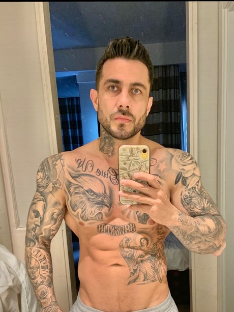 Photo nue de fuite OnlyFans de Mikeloverfit