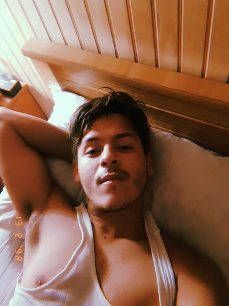 Photo nue de fuite OnlyFans de Mikel Angelo