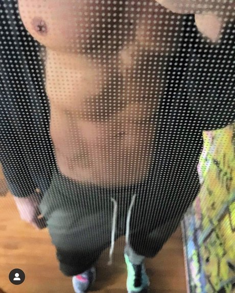 Photo nue de fuite OnlyFans de Mikehugecock
