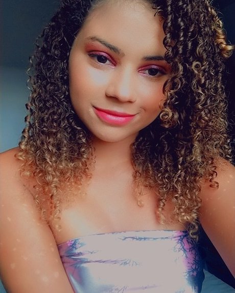 Photo nue de fuite OnlyFans de Mika Oliveira