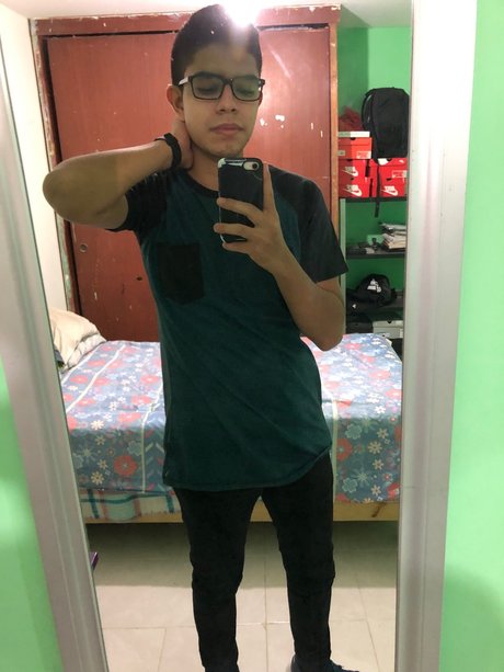 Photo nue de fuite OnlyFans de Miguel Flores