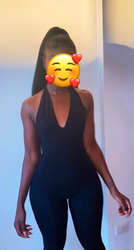Photo nue de fuite OnlyFans de Mey Milan