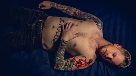 Photo nue de fuite OnlyFans de Dennis
