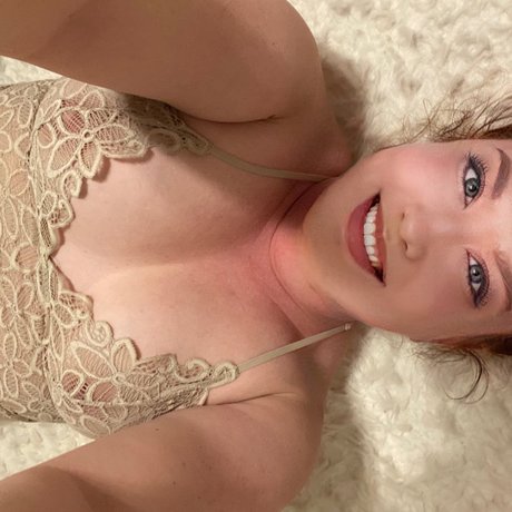 Photo nue de fuite OnlyFans de Mom Next Door  Lets Sext
