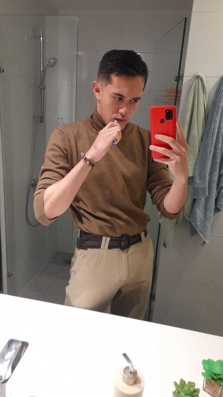 Photo nue de fuite OnlyFans de Miguel Maya