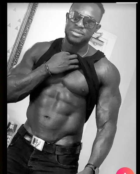 Photo nue de fuite OnlyFans de Mr Ml