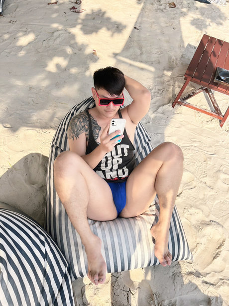 Photo nue de fuite OnlyFans de Damage