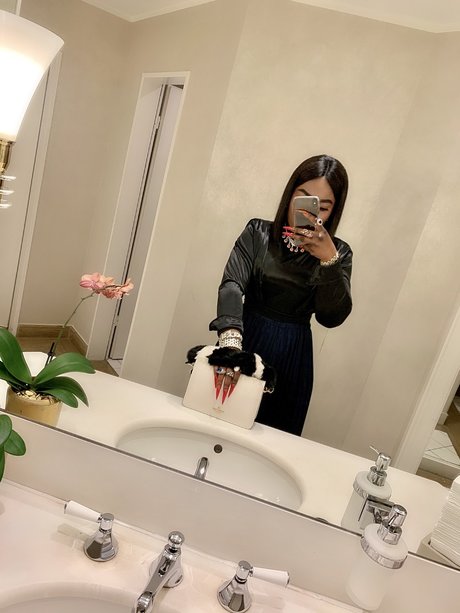Photo nue de fuite OnlyFans de Miss Eliane