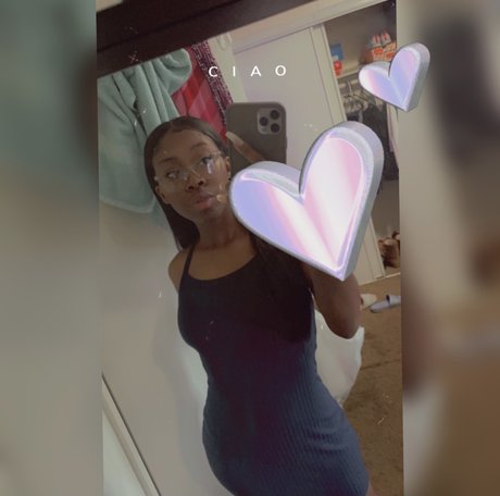 Photo nue de fuite OnlyFans de Nay 