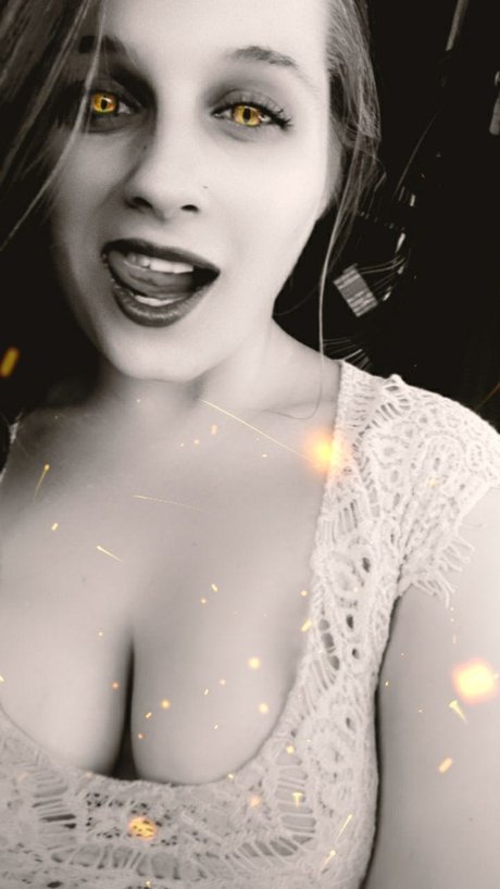 Photo nue de fuite OnlyFans de Silver Linings