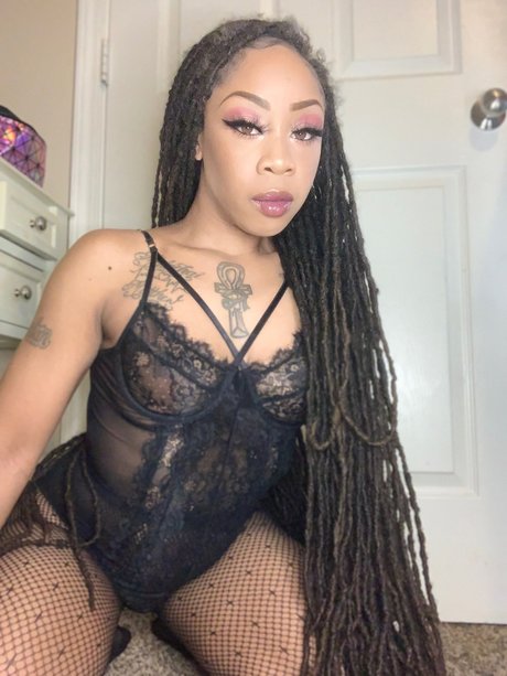Photo nue de fuite OnlyFans de G T L T F