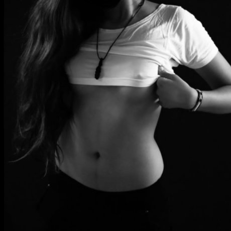 Photo nue de fuite OnlyFans de Mi