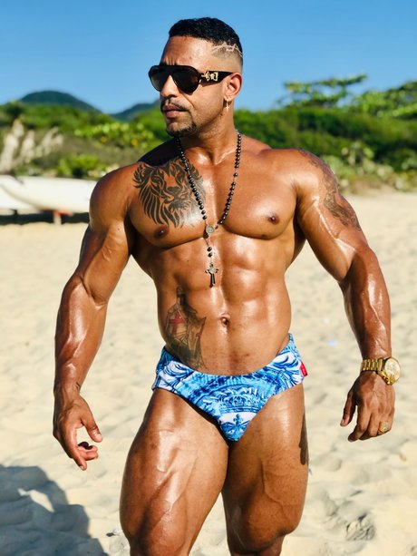 Photo nue de fuite OnlyFans de Mrx11 Muscle God