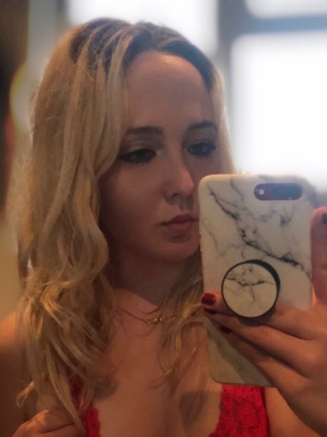 Photo nue de fuite OnlyFans de Morgan Trinity 