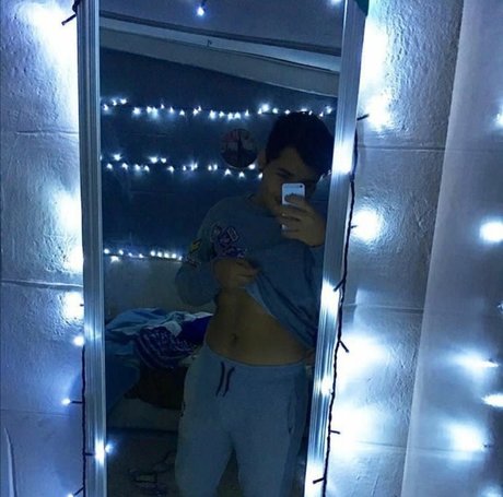 Photo nue de fuite OnlyFans de Nicols Carvi