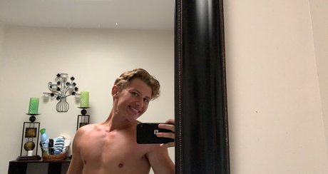 Photo nue de fuite OnlyFans de Nicky J