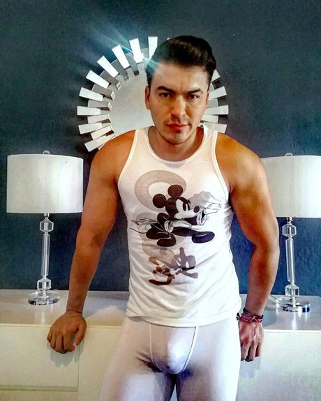 Photo nue de fuite OnlyFans de Ngel Salas