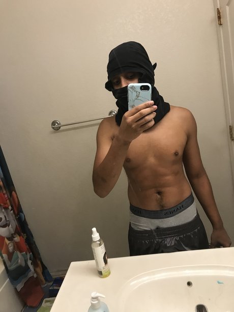 Photo nue de fuite OnlyFans de Newjewk