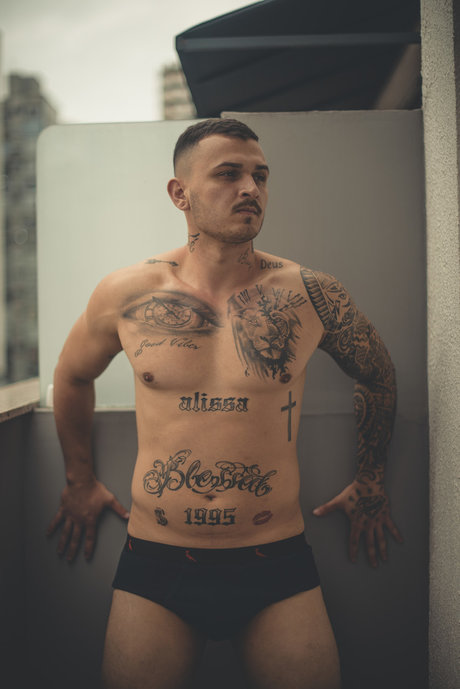 Photo nue de fuite OnlyFans de Netinho