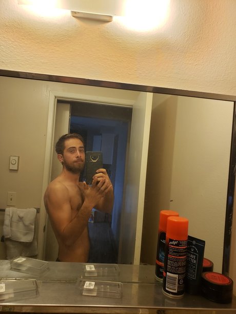Photo nue de fuite OnlyFans de Nathan Powells