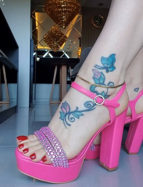 Photo nue de fuite OnlyFans de Loira Feet