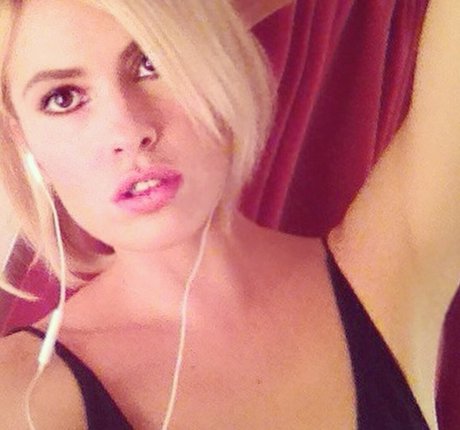 Photo nue de fuite OnlyFans de Adriana Abenia