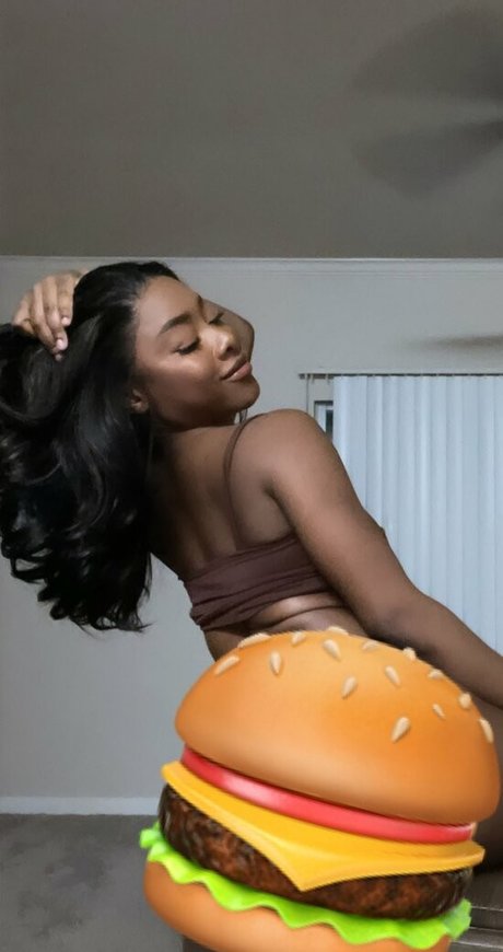 Photo nue de fuite OnlyFans de Leah Sampson