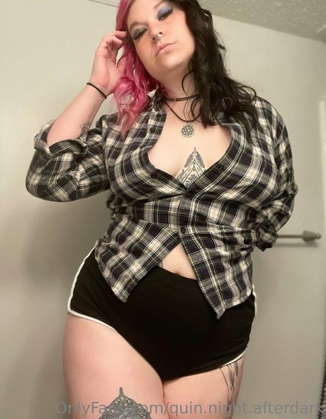 Photo nue de fuite OnlyFans de Quinnightafterdark