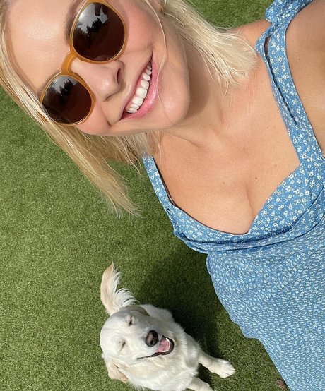Photo nue de fuite OnlyFans de Holly Willoughby