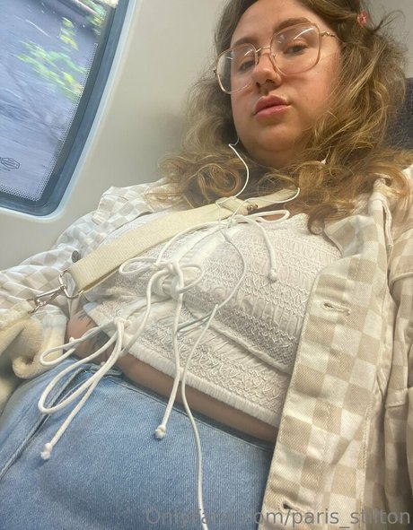 Photo nue de fuite OnlyFans de Parisstilton