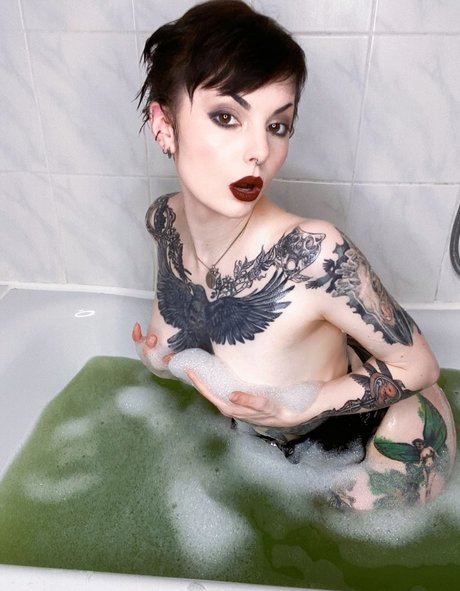 Photo nue de fuite OnlyFans de Faerie Blossom
