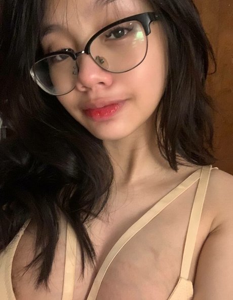 Photo nue de fuite OnlyFans de Hilixlie