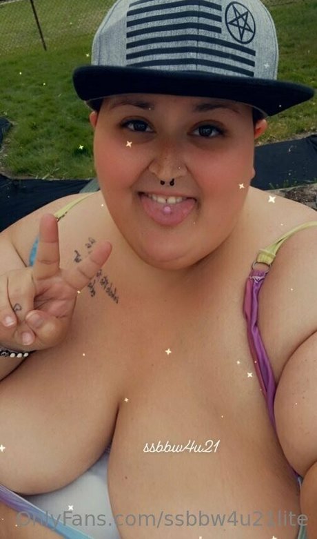Photo nue de fuite OnlyFans de Sammiissbbwlite