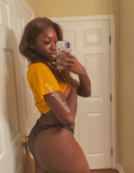 Photo nue de fuite OnlyFans de Sweetgirllei