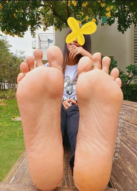 Photo nue de fuite OnlyFans de Tallfeetdoll15