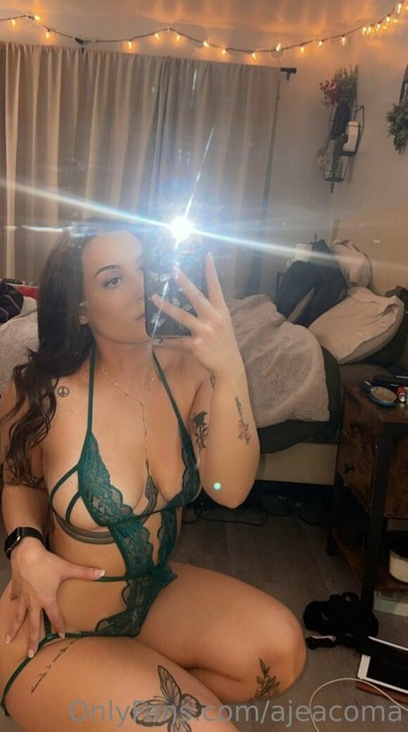 Photo nue de fuite OnlyFans de Ajeacoma