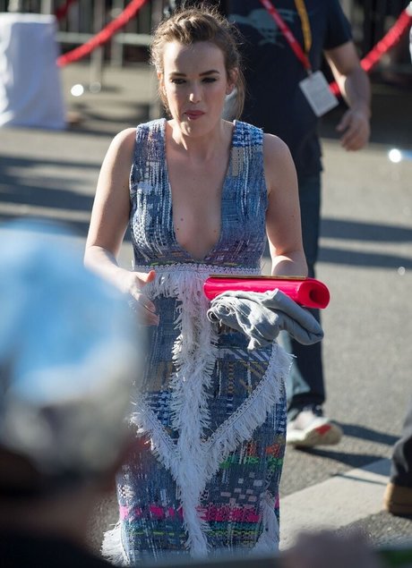 Photo nue de fuite OnlyFans de Elizabeth Henstridge