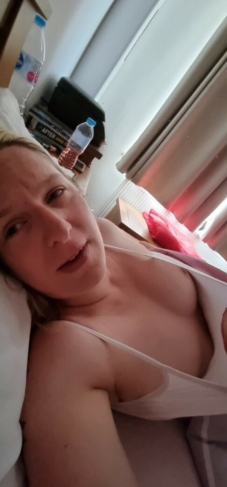 Photo nue de fuite OnlyFans de Britishsmallmom