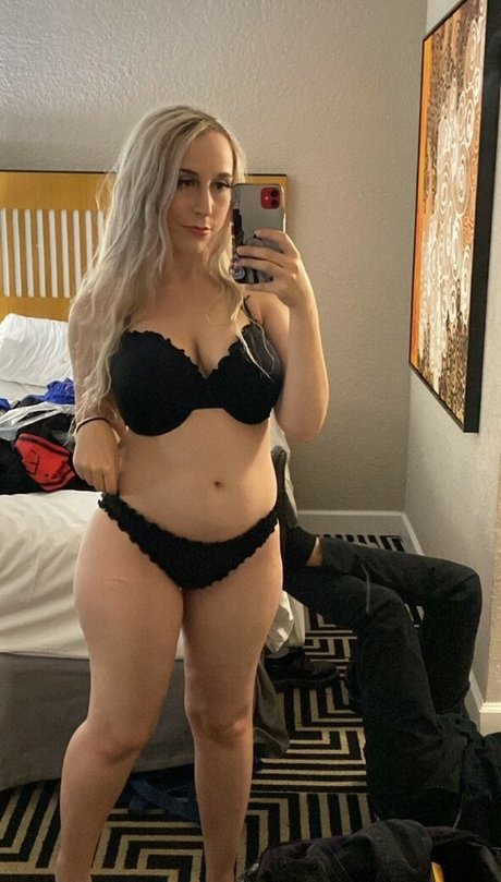 Maddie Reznor
