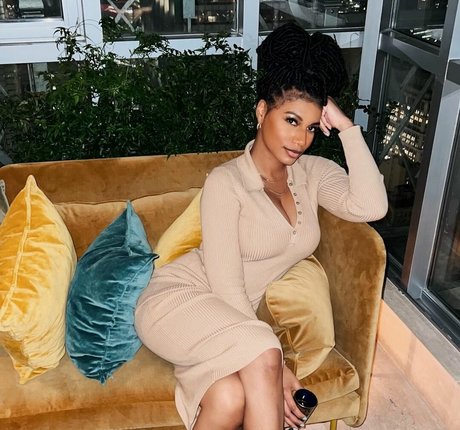 Photo nue de fuite OnlyFans de Taylor Rooks