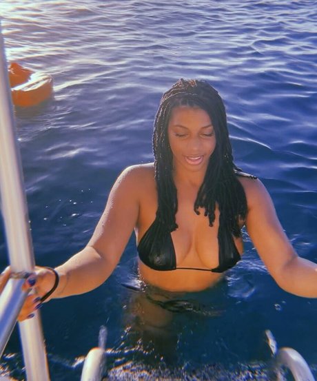 Photo nue de fuite OnlyFans de Taylor Rooks