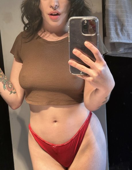 Photo nue de fuite OnlyFans de Strawberrybb