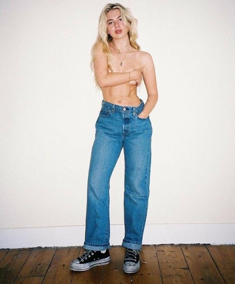 Photo nue de fuite OnlyFans de Anais Gallagher