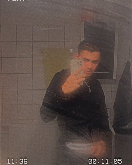 Photo nue de fuite OnlyFans de Alejandro