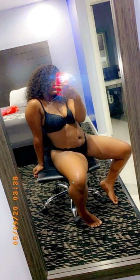Photo nue de fuite OnlyFans de Nunu